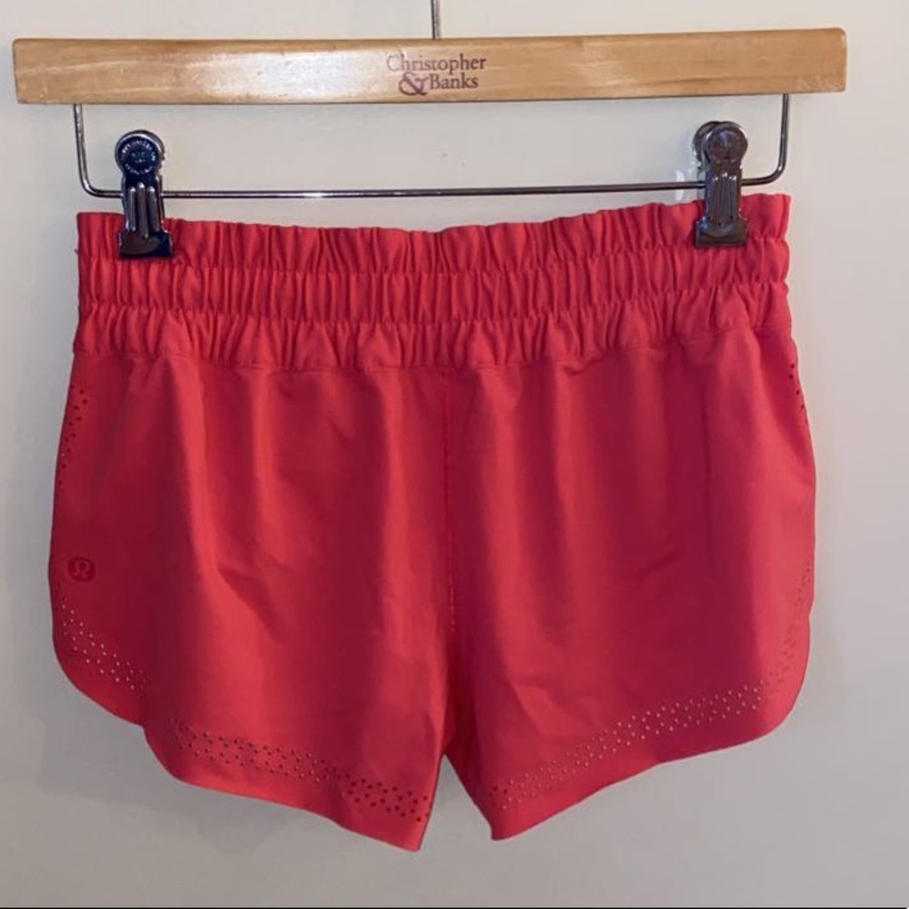lululemon pink shorts